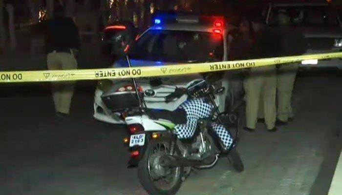 Robbers hurt Karachi man