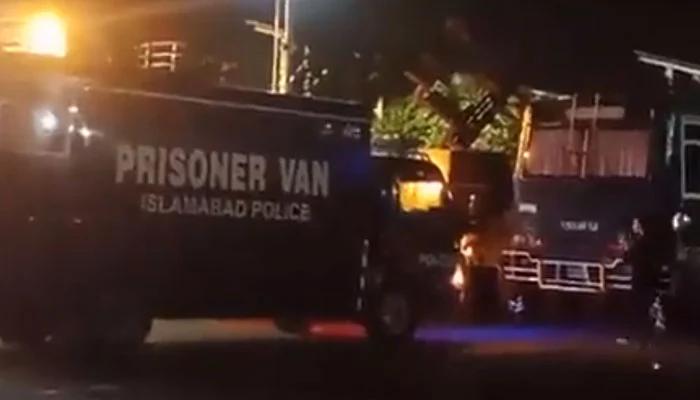 پارلیمنٹ ہاؤس کے باہر قیدیوں کی گاڑیاں پہنچا دی گئیں