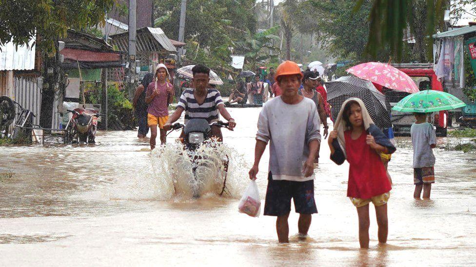 Tropical storm Megi hits Philippines, kills 25