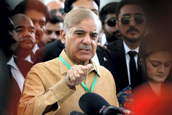 PM Shehbaz renews office working hours; ends two-day weekend 