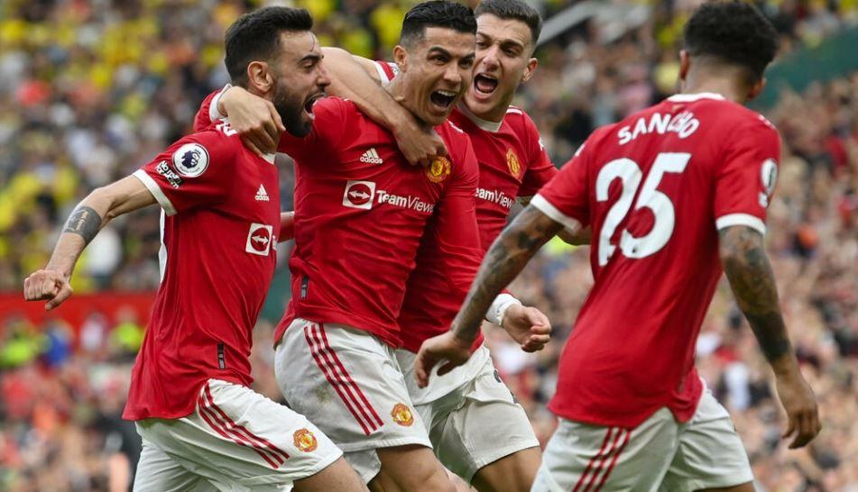 Ronaldo hat-trick saves Manchester United, Spurs, Arsenal slump to defeat