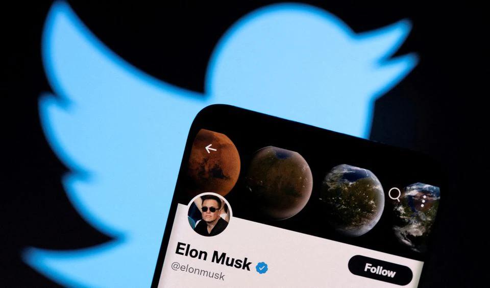 Musk tweets 'Love Me Tender' days after Twitter takeover offer