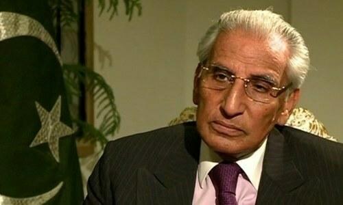 PM withdraws foreign affairs portfolio from Tariq Fatemi