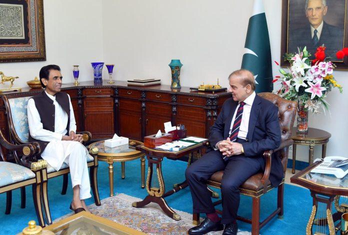PM stresses rising above politics to provide relief to people