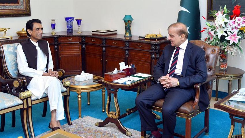 وزیراعظم کا ملکی مسائل کے حل کیلئے مل کرکام کرنے پر زور