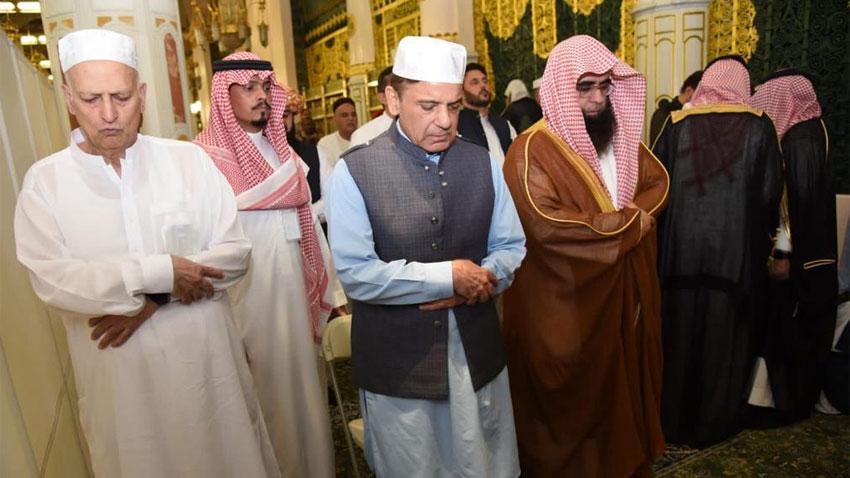 PM twice pays respect at Roza e Rasool (SAWW)