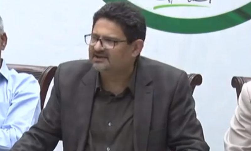 حکومت کو ڈیزل پر 70روپے نقصان ہورہا ہے،مفتاح اسماعیل