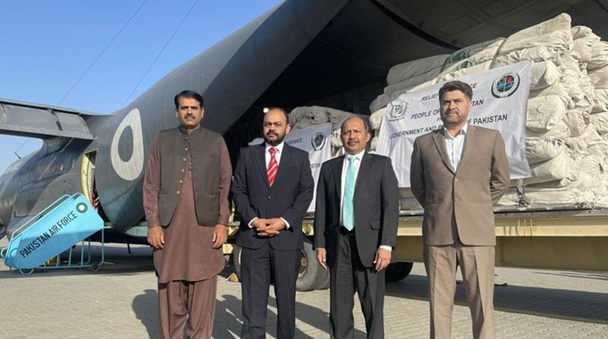 افغانستان میں سیلاب سے تباہی : پاکستان نے امدادی سامان کی پہلی کھیپ بھجوادی 