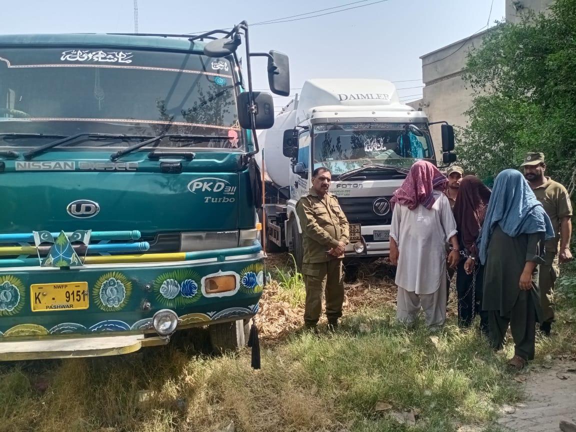 Police seize huge quantity of spirit alcohol in Vehari