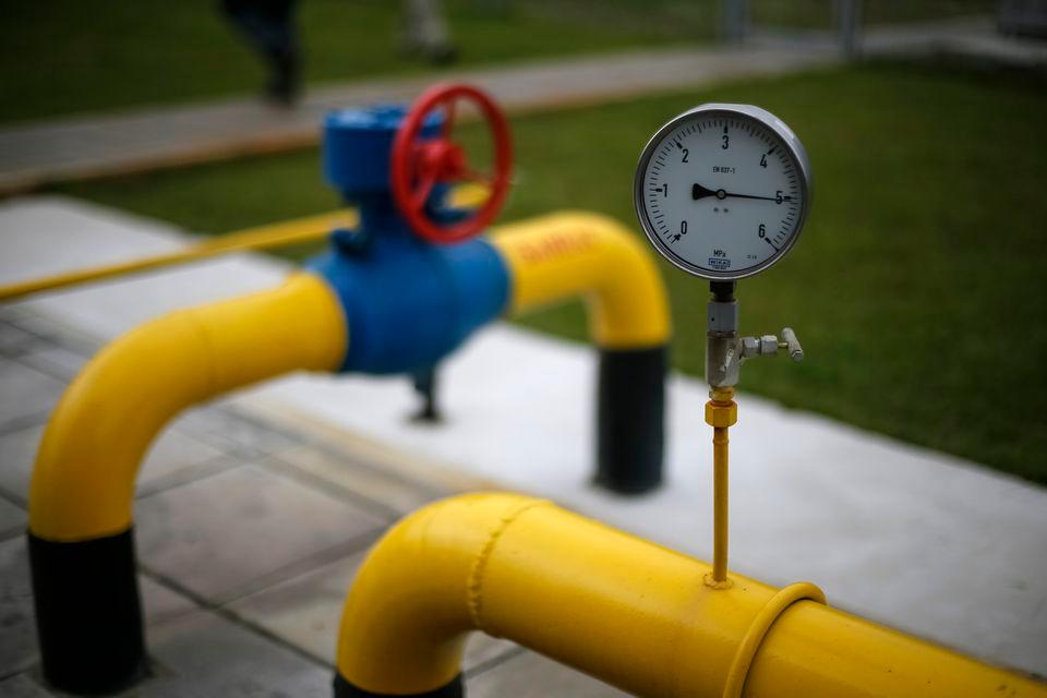 Ukraine diverts some Russian gas flows, claims battlefield gains