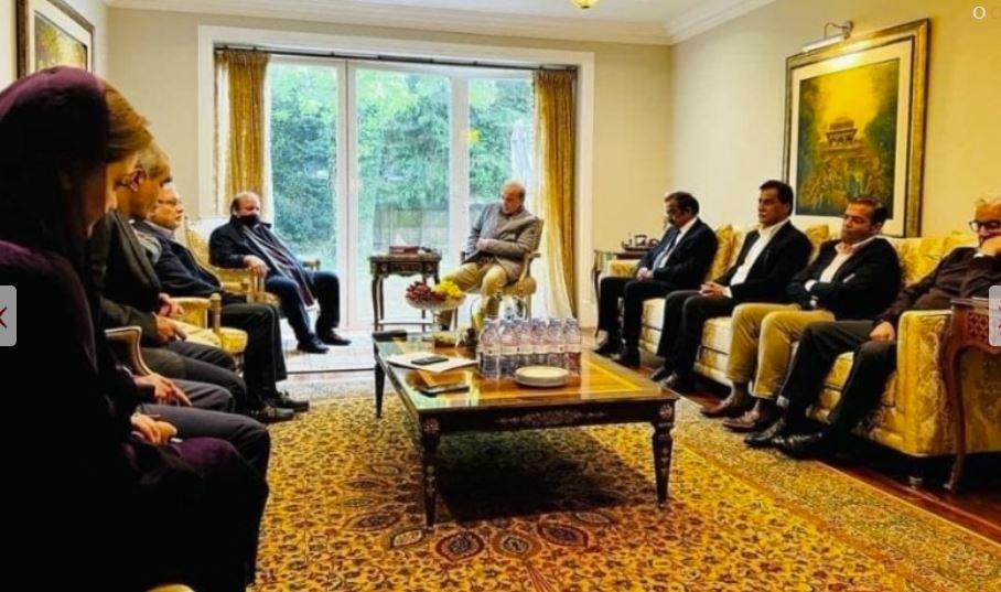 PM Shehbaz meets elder brother Nawaz in London