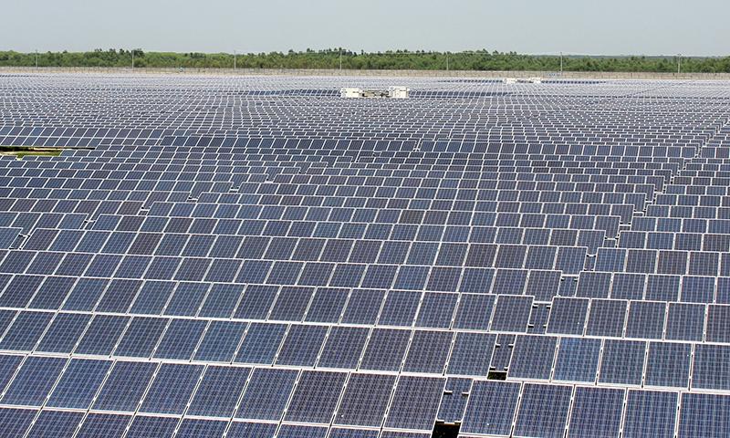 Pakistan airports to switch to solar power