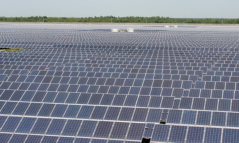 Pakistan airports to switch to solar power