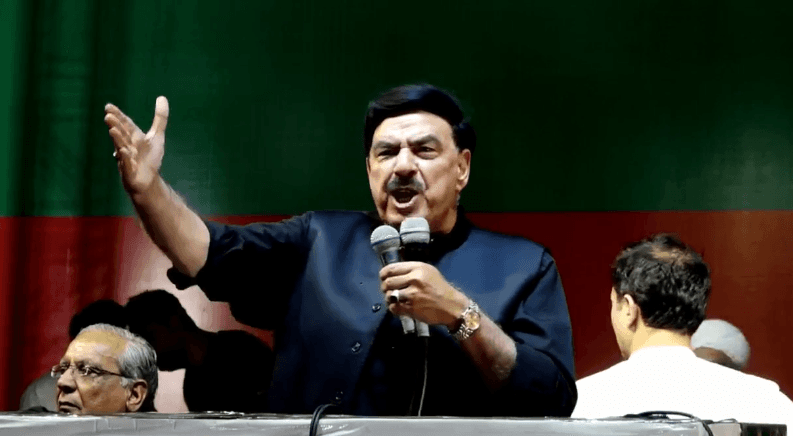 جس نے پاکستان میں عمران خان کو ہٹانےکی سازش کا ساتھ دیا وہ بہت نالائق اور نکما تھا