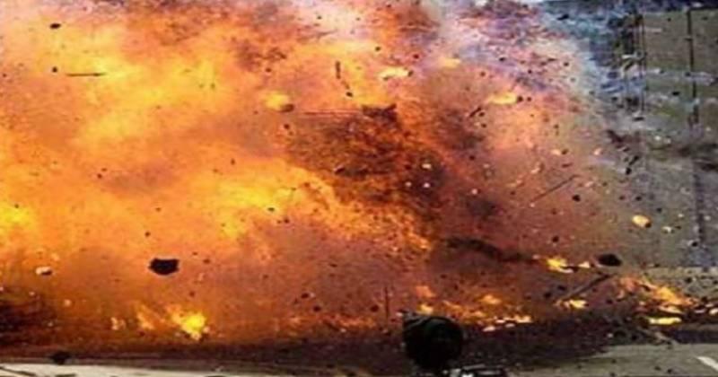 Woman killed, 13 injured in Karachi blast