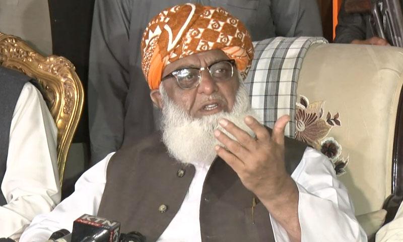 نواز شریف کو واپس آکے ملک میں رہ کر سیاست کرنی چاہیے، فضل الرحمان