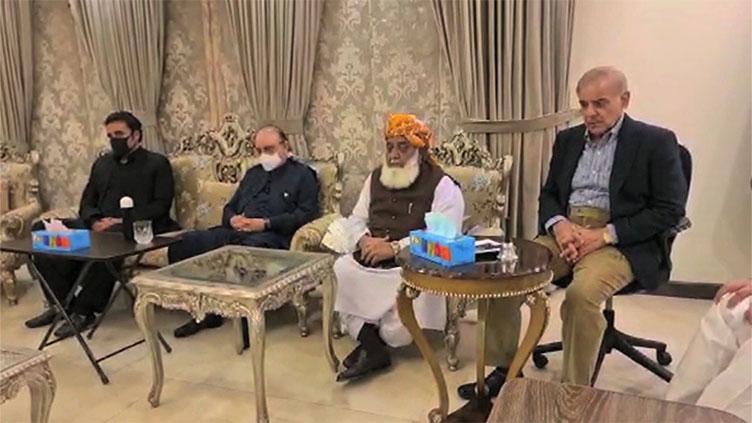 حکومت آئینی مدت پوری کرے گی، وزیراعظم کی زیر صدارت اجلاس میں فیصلہ