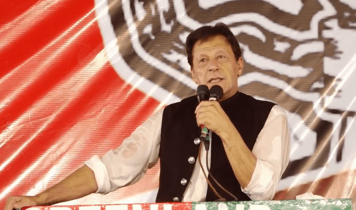 ساڑھے 3 سال مسلسل مجھے بلیک میل کیا گیا کہ کسی طرح ان کو این آر او دے دو:عمران خان
