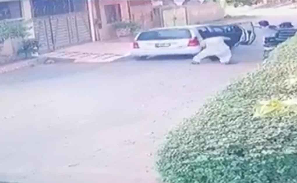 بھائی کے سامنے 17 سالہ طالبہ کو دن دیہاڑے اغواء کر لیا گیا