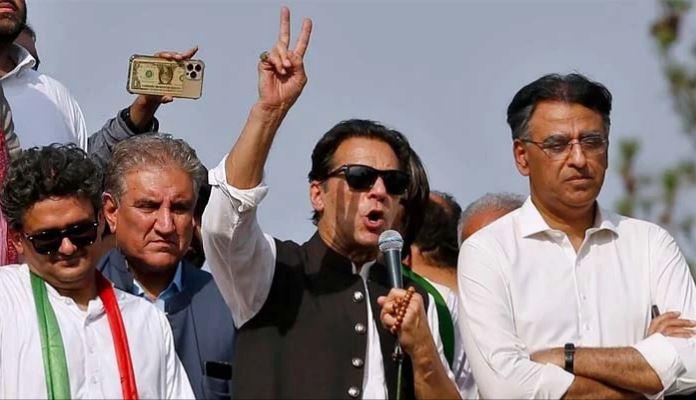 عمران خان، اسد عمر اور شاہ محمود کیخلاف 16 مقدمات درج