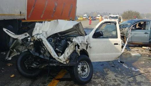 فیصل آباد : کار اور ٹرک میں تصادم ، 3 خواتین جاں بحق