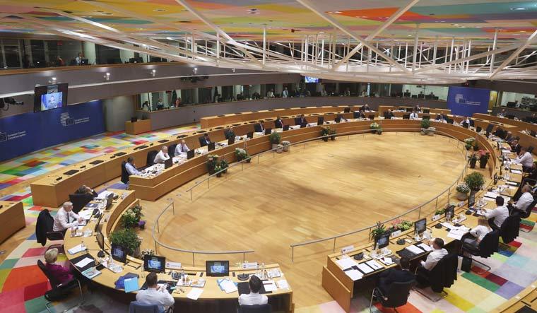 EU leaders agree to ban 90% of Russian oil by year-end