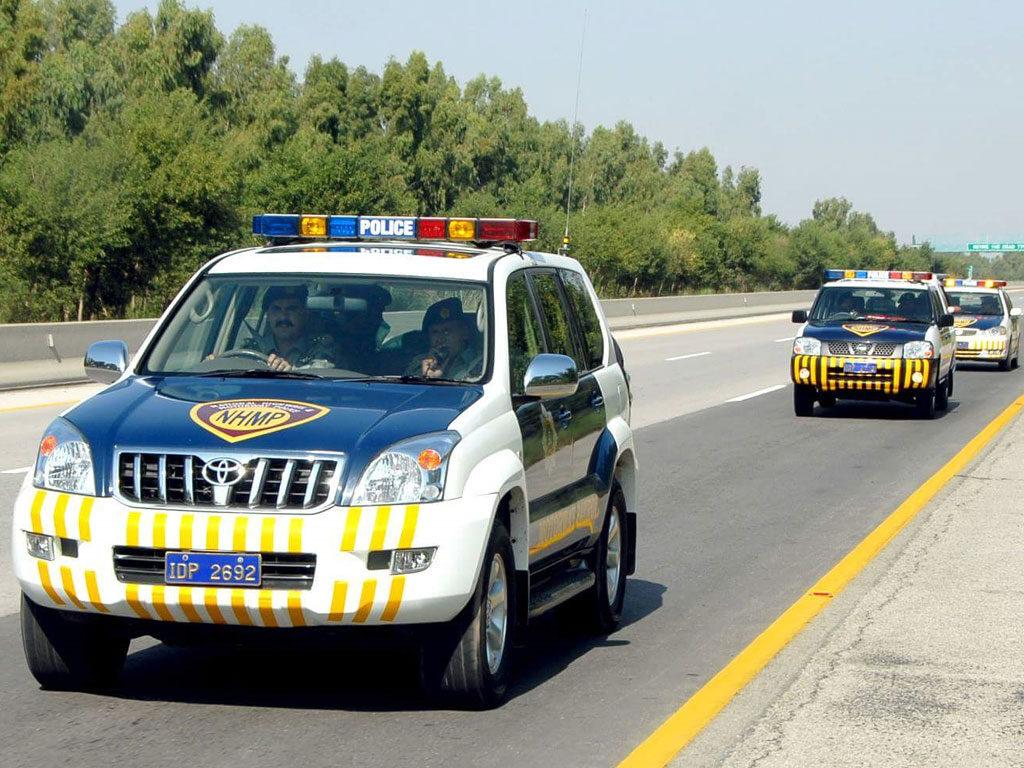 موٹروے ایڈیشنل آئی جی کی گاڑی پر فائرنگ، بھائی جاں بحق