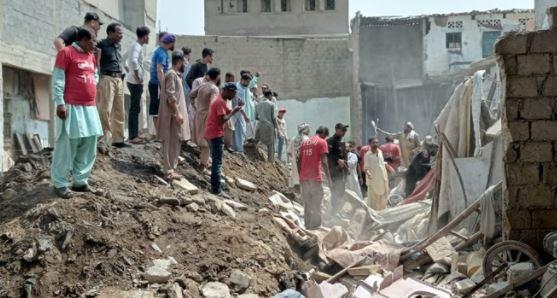 One killed, five injured Kandhkot building collapse