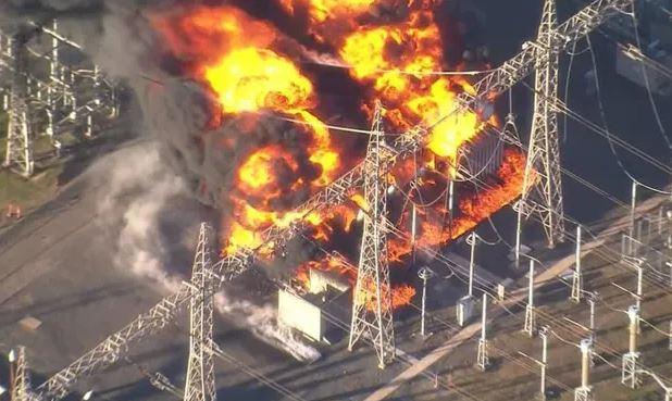 Fire engulfs major substation south of Sydney 