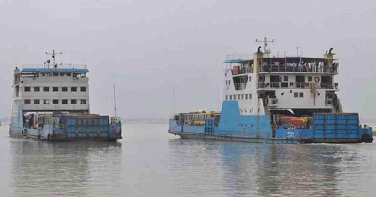 One killed, 15 injured as two ferries collide in Padma River 