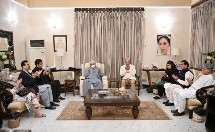 PM expresses condolence with Asif Zardari