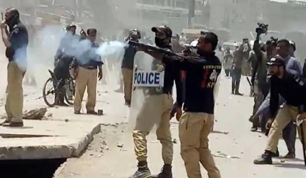 کراچی: لوڈ شیڈنگ کے خلاف  احتجاج  کے دوران جھڑپوں میں خاتون جاں بحق