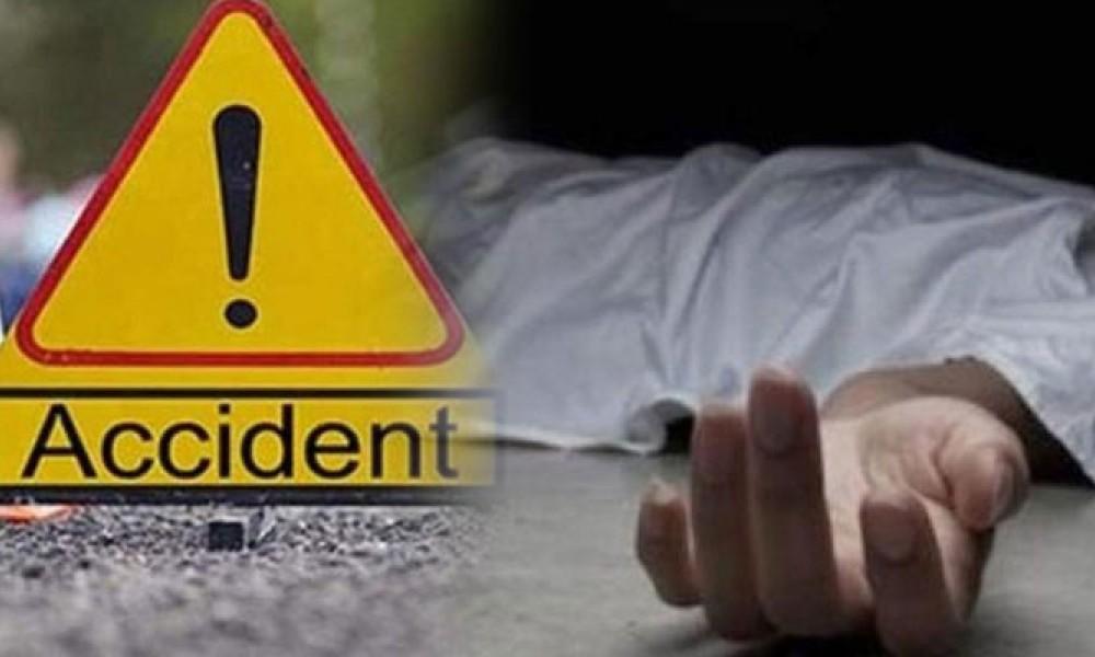 Five killed, nine injured in bus-auto collision 