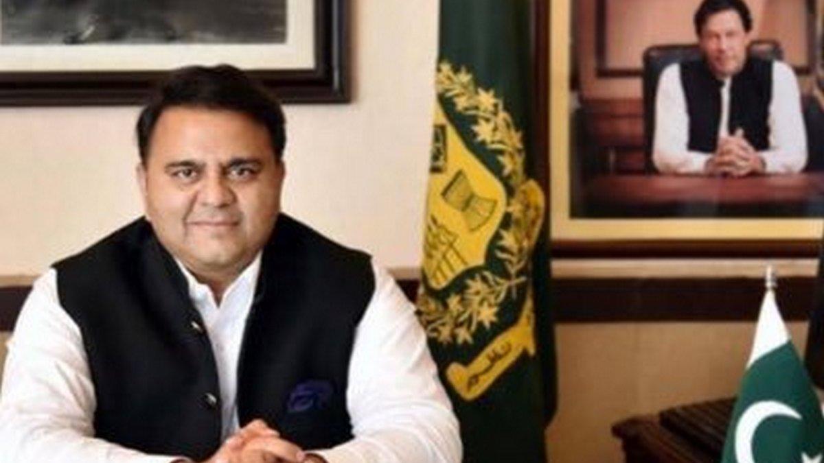 شہباز شریف خدا کے لیے باقی کچھ نہ پڑھیں اخبار ہی پڑھ لیا کریں:فواد چودھری