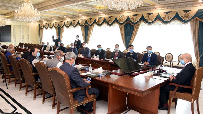 حکومت سرمایہ کاروں کو مزید سہولیات  کی فراہمی کیلئے تمام رکاوٹیں دور کر رہی ہے : وزیراعظم