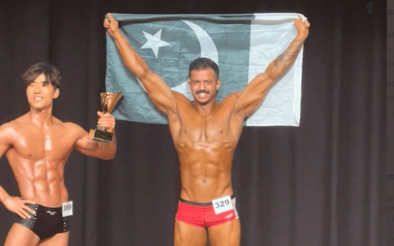 پاکستانی باڈی بلڈر نے مسل مینیا ورلڈ چیمپئن شپ جیت لی