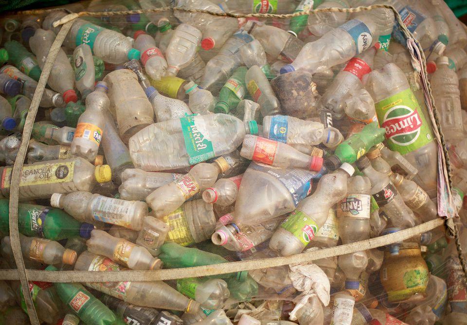 India bans single-use plastic to combat pollution