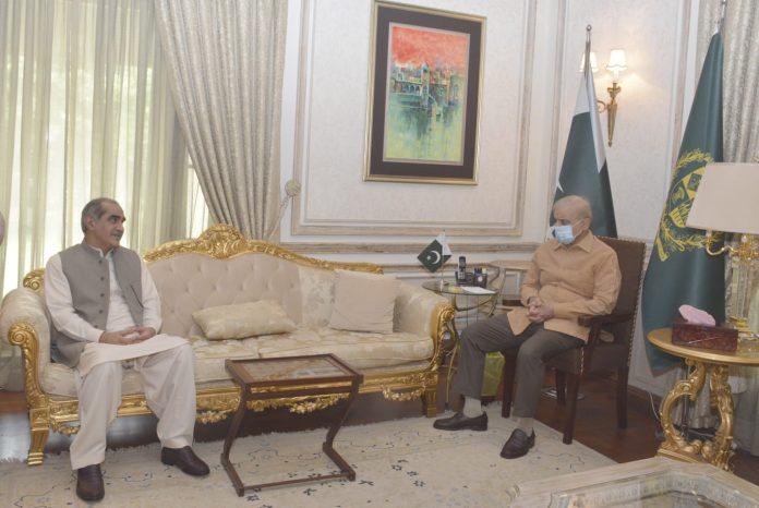 Saad Rafique briefs PM Shehbaz on reforms