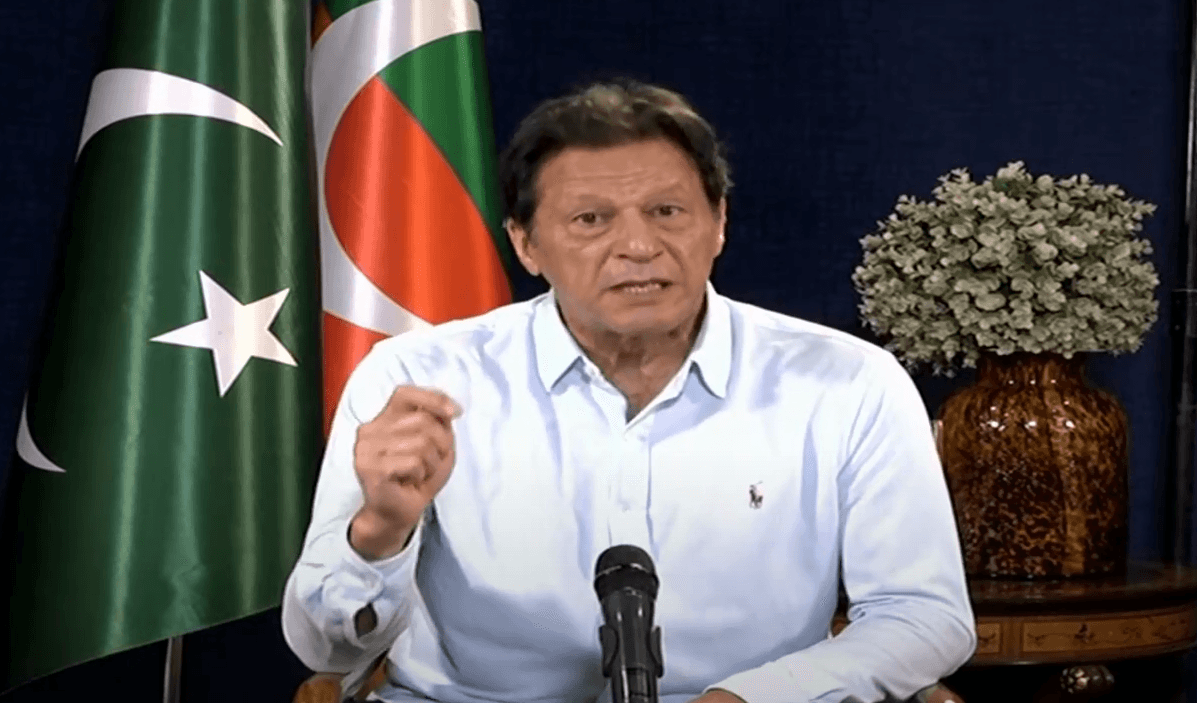 امریکہ نے چوروں اورڈاکوؤں کو ہم پر مسلط کر دیا:عمران خان