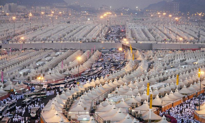 مناسکِ حج کا آغاز، عازمین منیٰ پہنچنا شروع