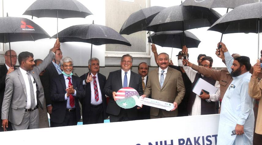 امریکہ  کیجانب سے  کورونا تشخیص کیلئے قومی ادارہ صحت کو چار موبائل لیبارٹریز کا عطیہ