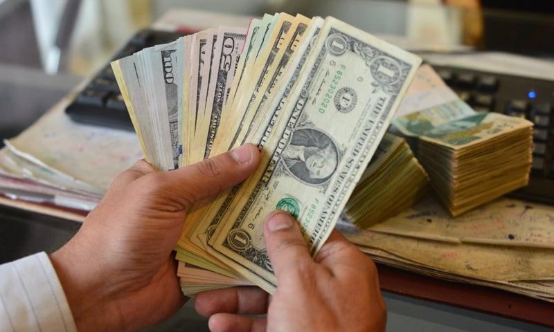 ملکی تاریخ میں پہلی بارڈالر  بلند ترین سطح پر بند