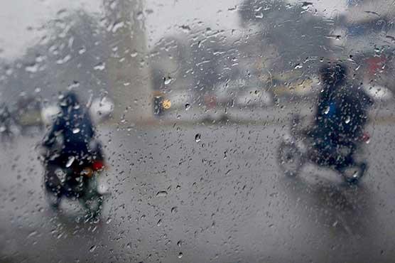 لاہور سمیت مختلف علاقوں میں بارش سے موسم خوشگوار