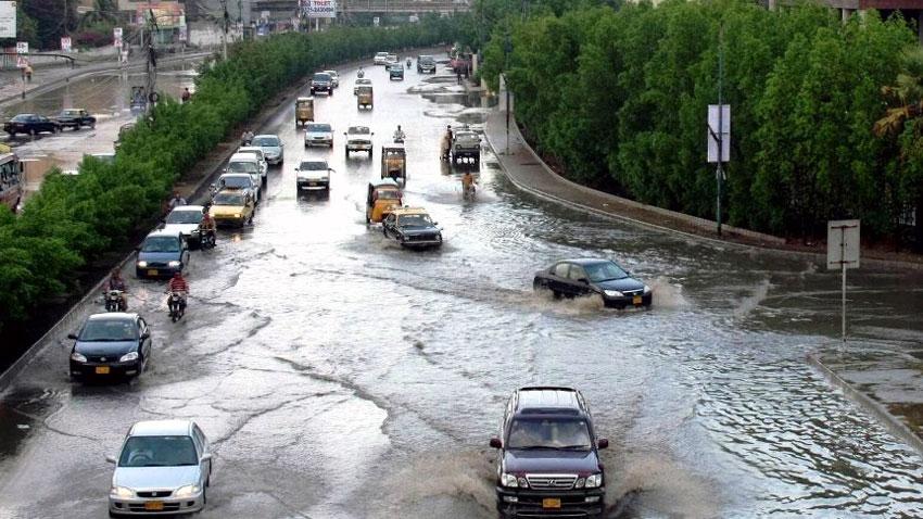 Intermittent to heavy rain continues in Karachi