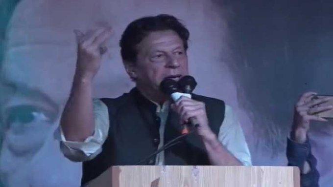 لاہور میں بیٹھا مسٹر ایکس چوروں کو جتوانے کی کوشش کررہا ہے:عمران خان