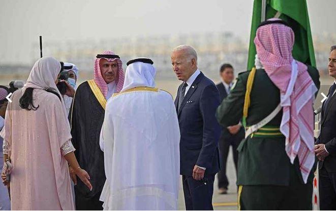 US president arrives in Saudi Arabia to meet king Salman, crown prince`