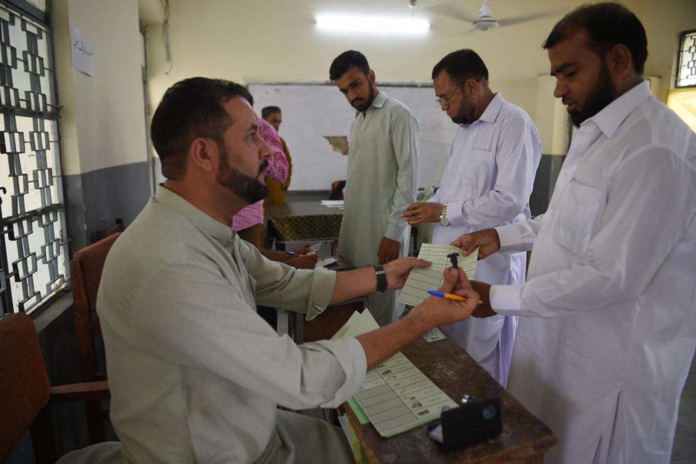 تخت پنجاب کی جنگ کون جیتے گا ؟ فیصلہ کل ہوگا