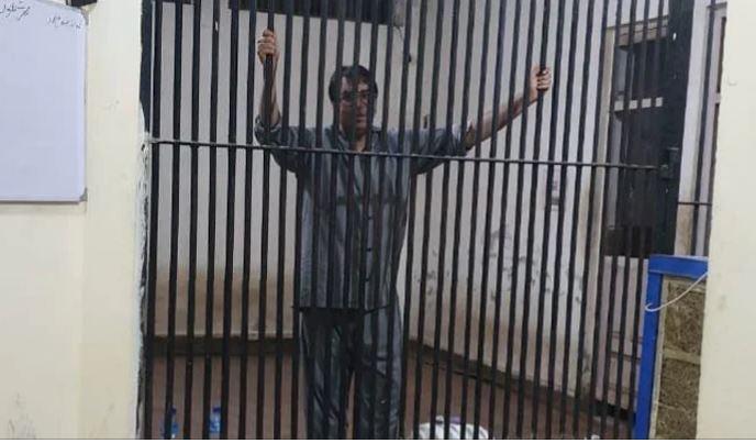 شہباز گل کی حوالات میں بند تصویر وائرل