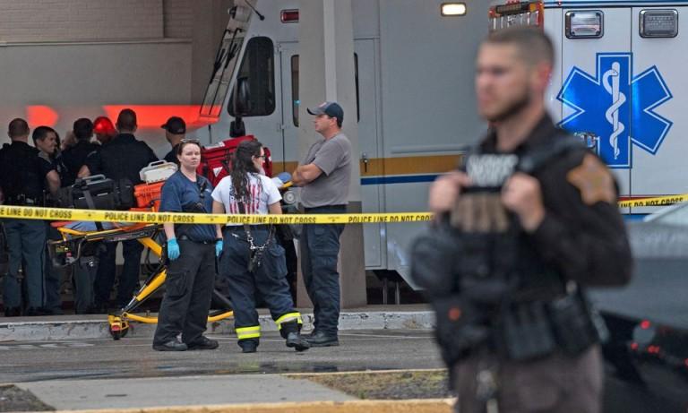 Three killed in mass shooting at US mall