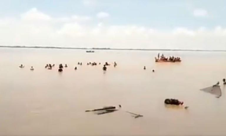 19 women drown as boat capsizes in Indus River